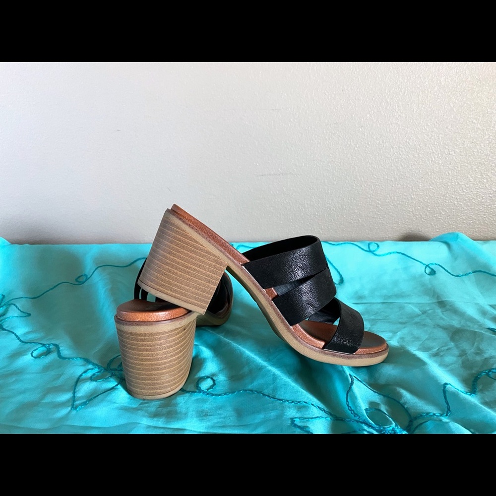 Mia girl black wide strap sandals